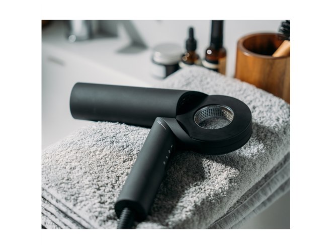 cadre、大風量2.2m3/分で重さ約380gのヘアドライヤー「cadre hair