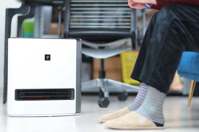 2023年製 SHARP HX-RK12 セラミックファンヒーター シャープ 23年製