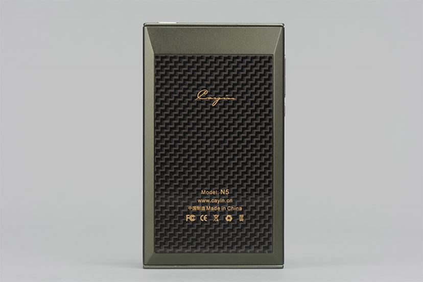 音も機能も充実！ Cayin「N5」は5万円クラスのハイレゾ対応DAPのダーク