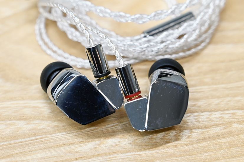 Final A8000 イヤホン オマケ付き(11/30まで) A8000｜final-イヤホン