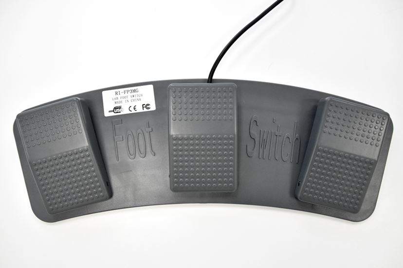 LEAP motion + USB三連フットペダルスイッチ 意外と知らない