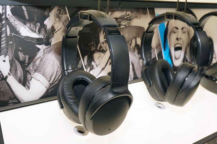 あの衝撃再び！Skullcandyの震えるヘッドホン最新作「Crusher 360」に