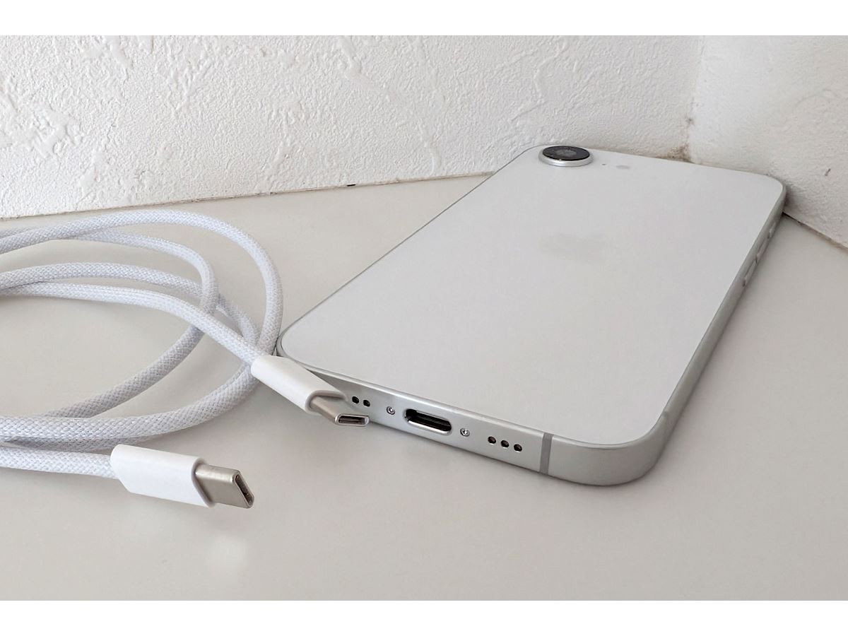 iPhone16eホワイト 本体 充電ケーブル付き iPhone16eホワイト 本体