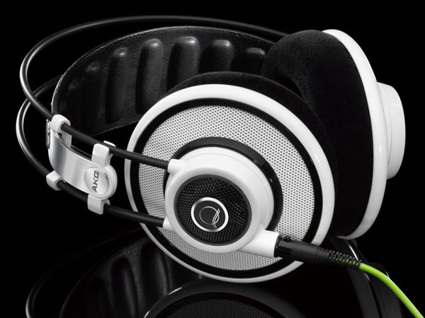 オーストリア生産完了品】プレミアムヘッドホン AKG Q701WHT AKG