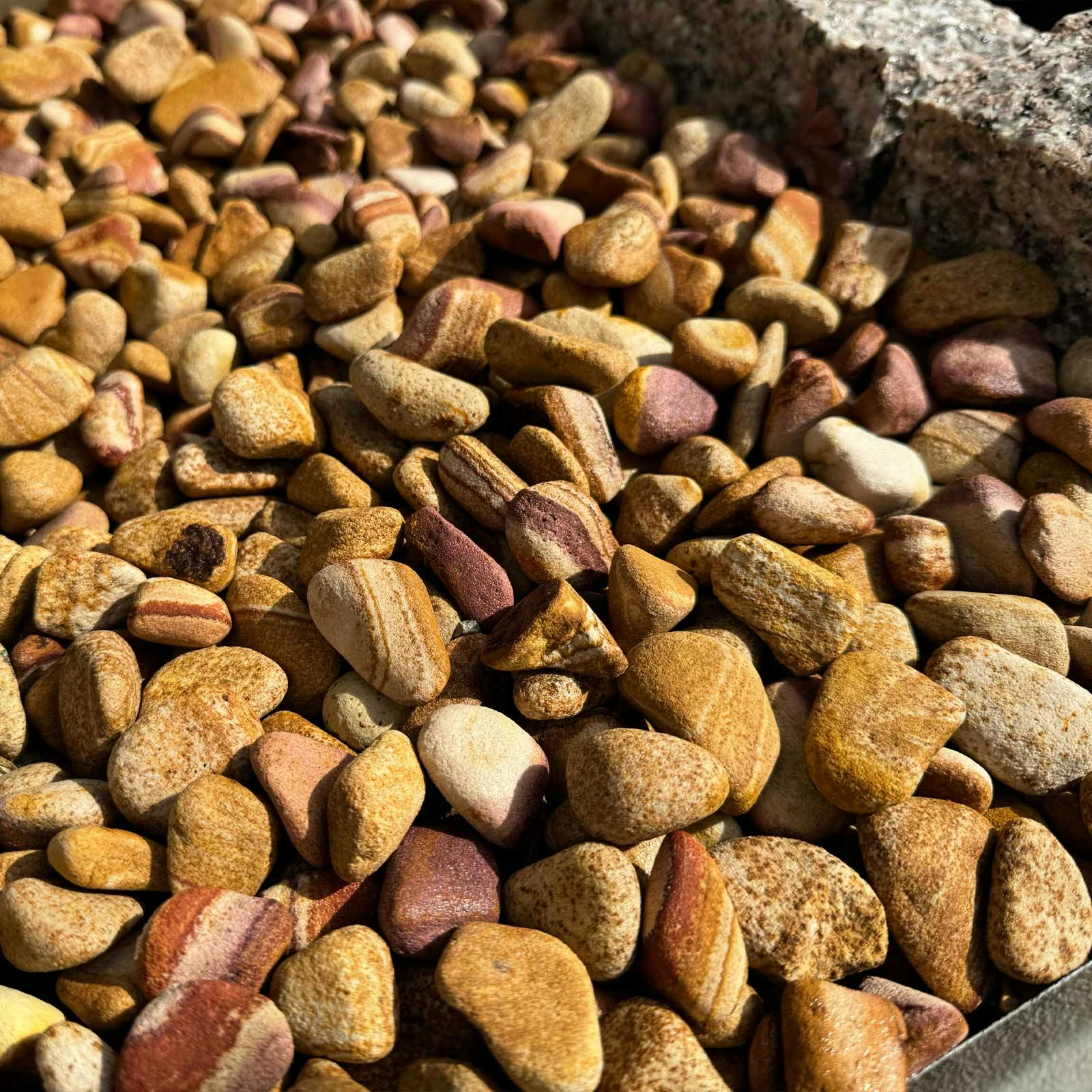 TAIKOH タンブル華石 8分 22-28mm 10kg 砂岩 化粧砂利 イエロー