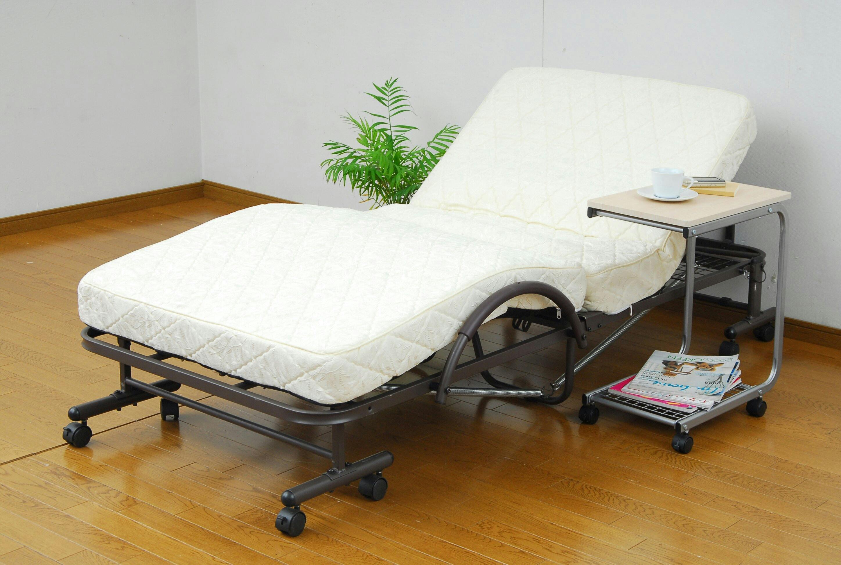 ベンチ付き折りたたみベッドほぼ未使用品 ショップ ベンチ付き