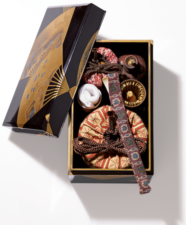 世界にたった1つの茶箱！ 「扇面蒔絵茶箱」 ｜ 和樂web 美の国ニッポン