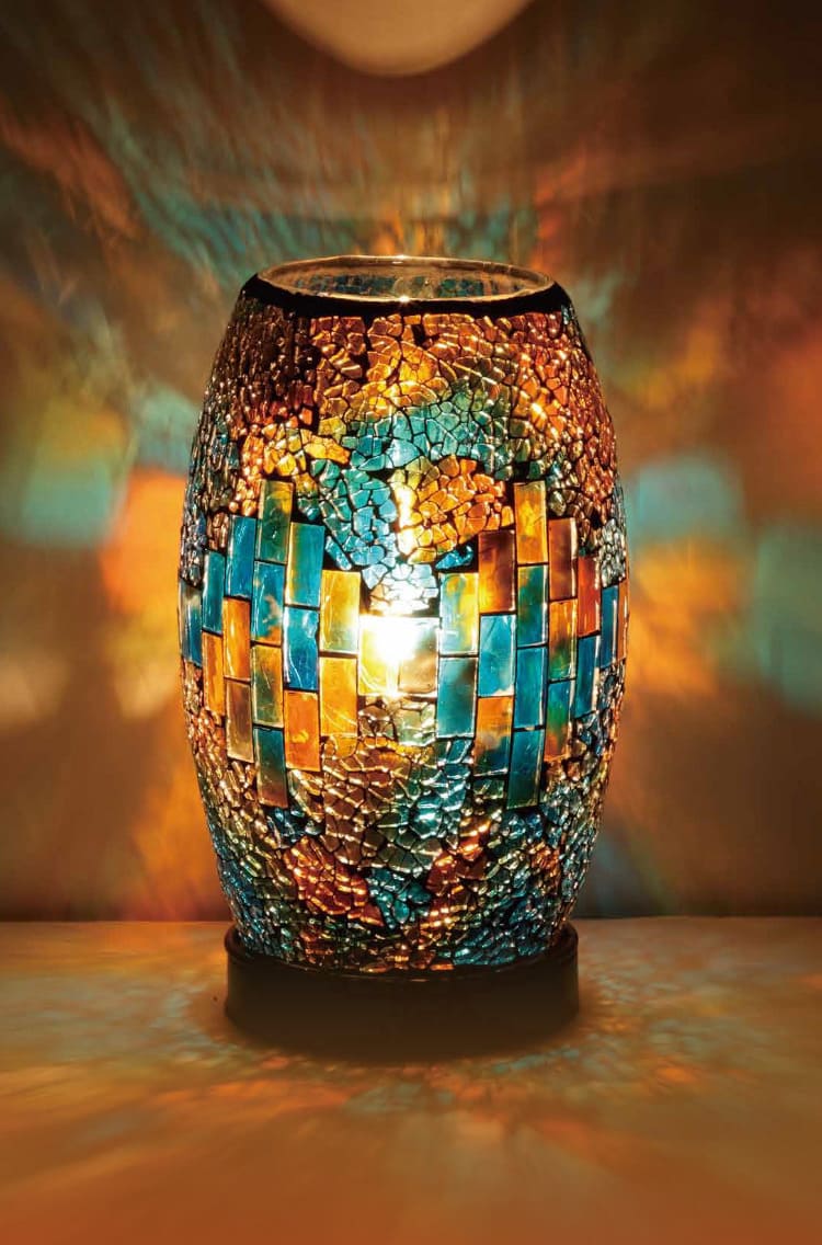 オイルランプの台瑠璃色に花模様 オイルランプの台瑠璃色に花模様