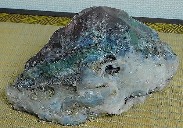 緋山酔恭「山水石美術館」 全国の水石・美石を紹介 佐渡 蛇山五色石