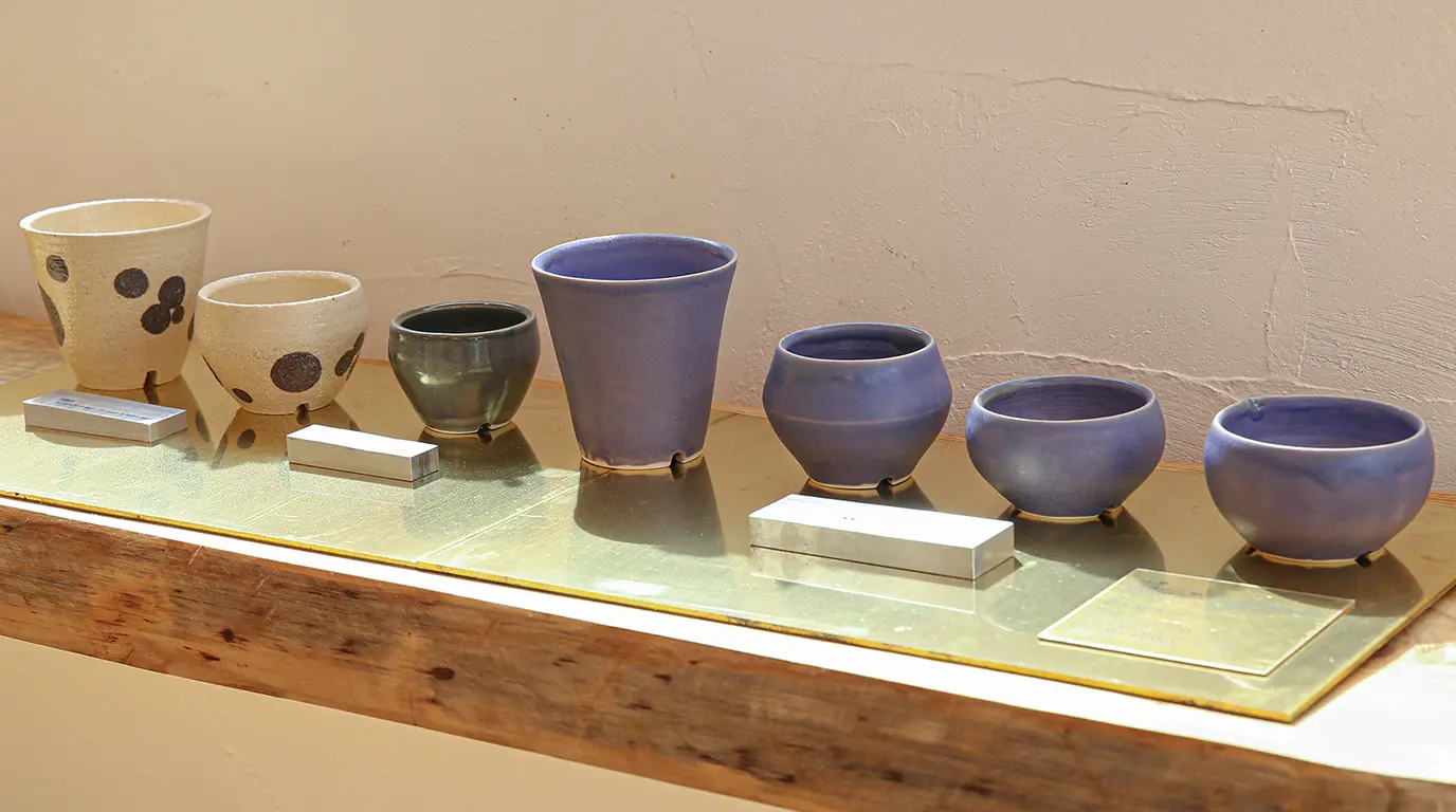 紫香楽 能面 岳仙作 (若き日の山姥)陶芸品 焼物 共箱 未使用美品 能面