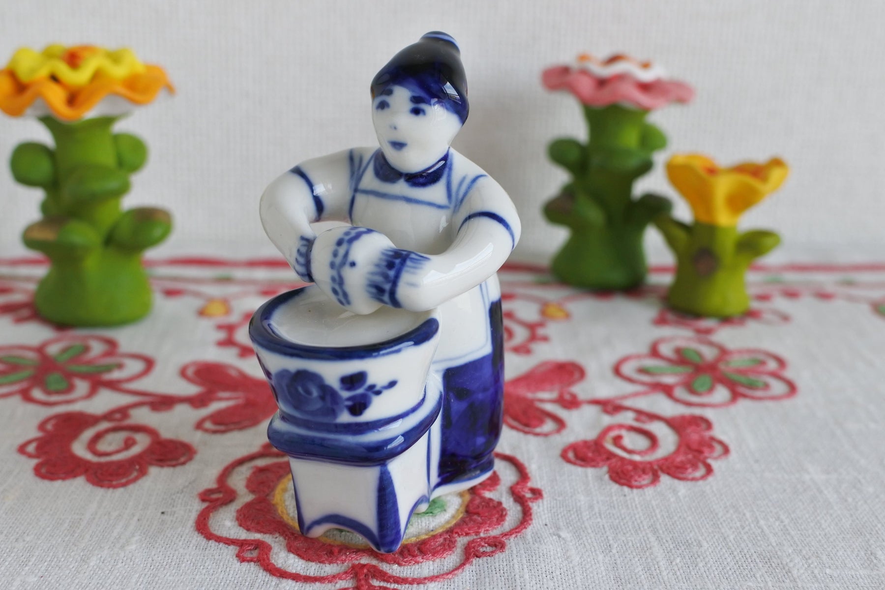 旧ソ連時代 Vintage Gzhel グジェリ 陶磁器 人形 旧ソ連製 Gzhel