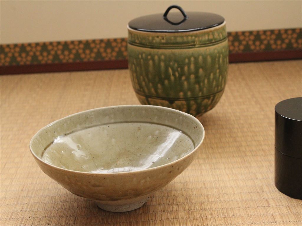 b-9 珠光青磁茶碗