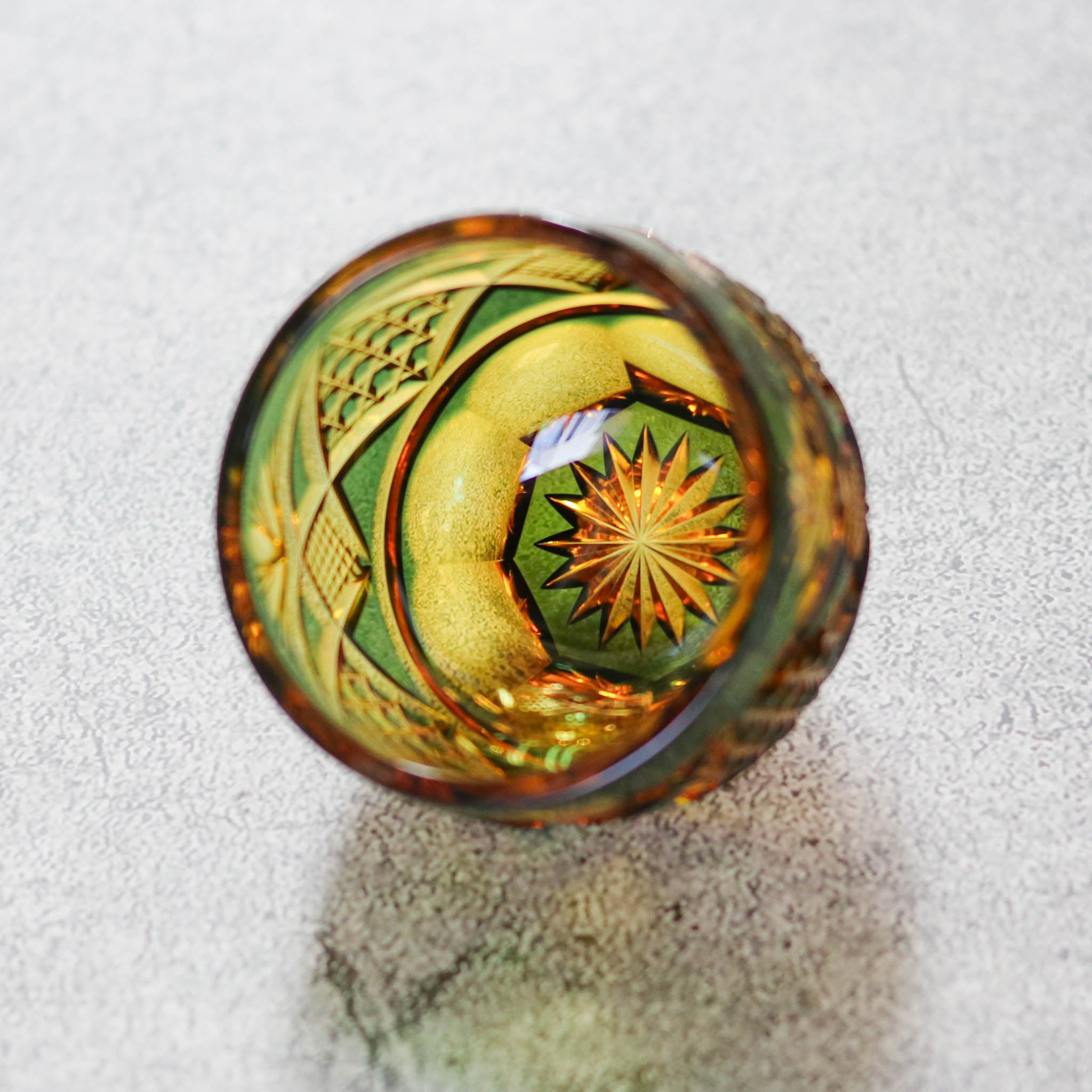 綾ガラス 酒器 | 綾切子 猪口 | 琥珀 グリーン | グラスアート黒木