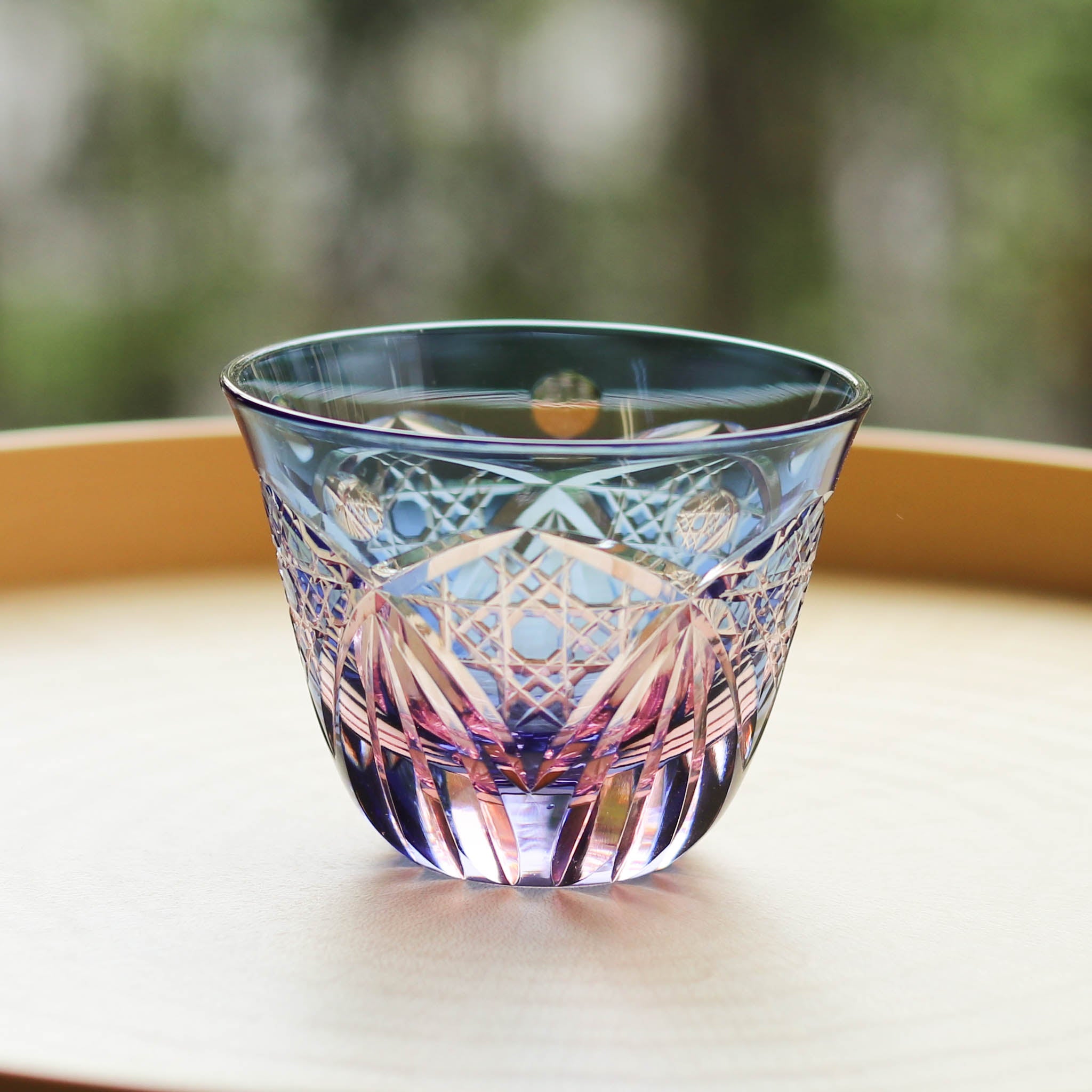 江戸切子 ぐい呑 | 八角篭目文様 | ブルーピンク | ミツワ硝子