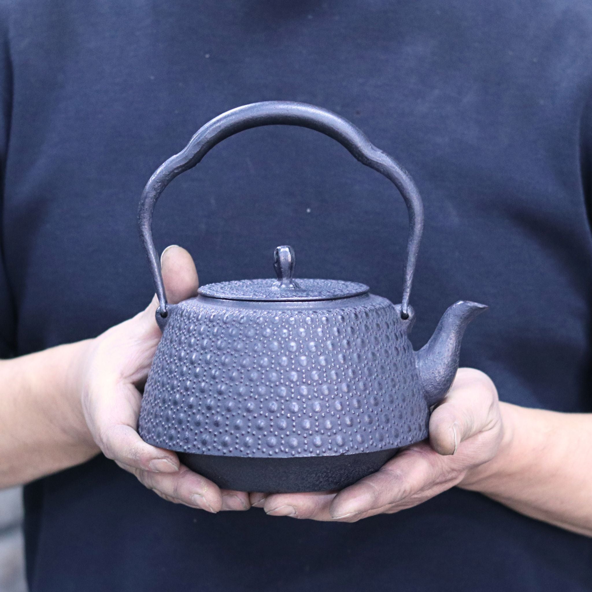 花模様の鋳鉄製鉄瓶 【公式通販】