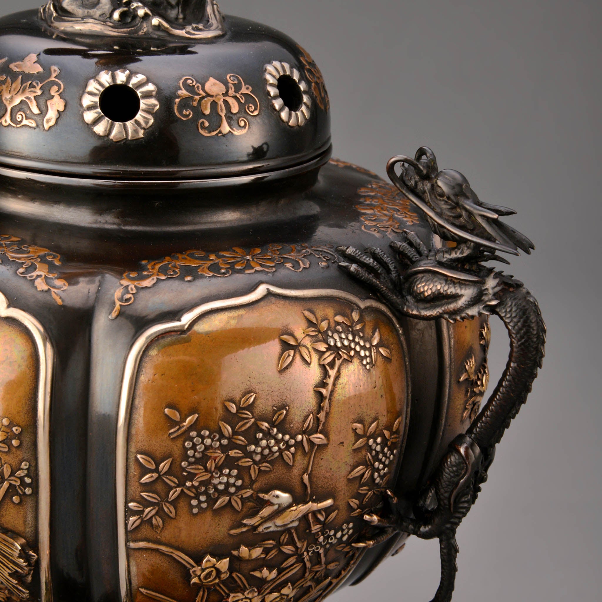 高岡銅器 黄銅銅鑼型香炉(p60) 香炉 | 菊割 龍台付 彩色 |