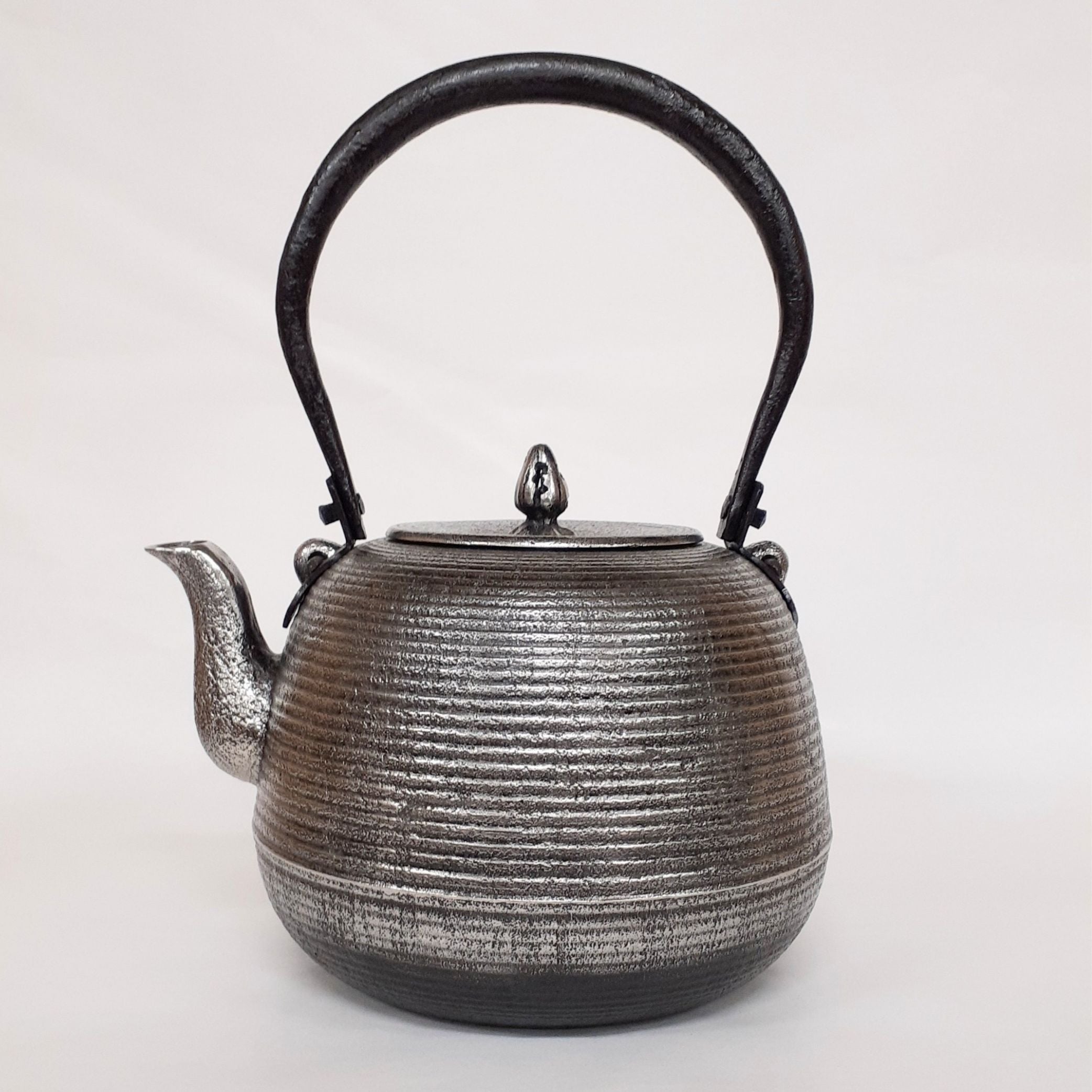 A2【used】鉄瓶 砂鉄 南部鉄器 岩鋳 急須