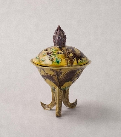 青木木米『三彩龍鳳文三足香炉』 | 日本大百科全書