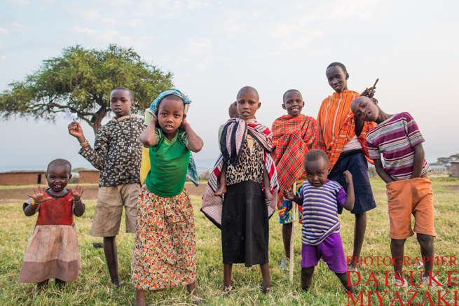 ケニアのマサイ族マーケットに行った2日目！家畜市場で牛と羊の売買を