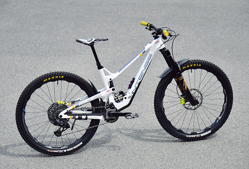 corratec コラテック Shape Sport 24段変速 クロスバイク コラテック