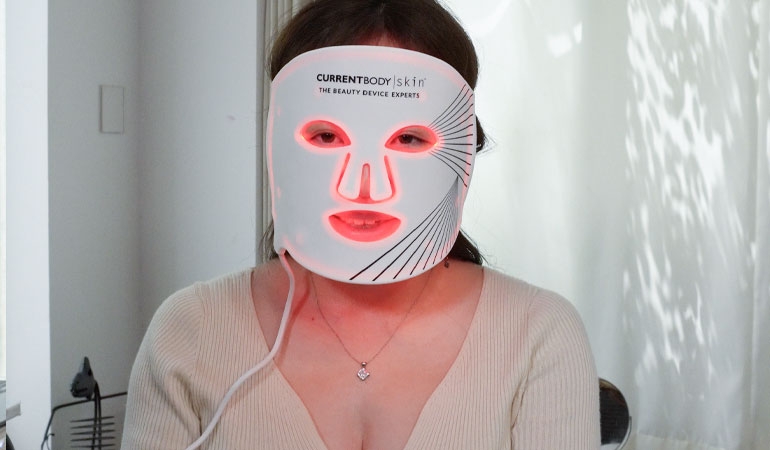 海外でも人気のLEDマスク美顔器、カレントボディを1ヶ月間使ってみた