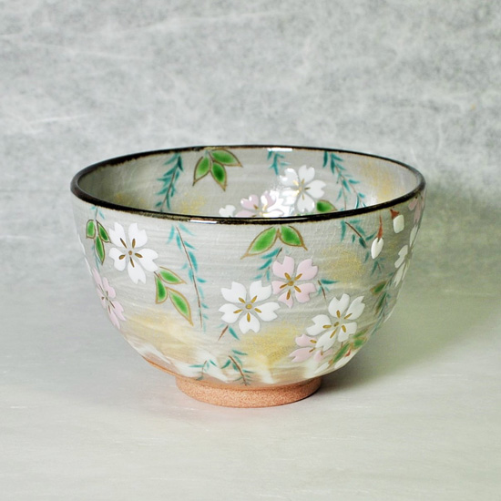 抹茶碗 乾山写 白化粧に桜 華やかながらも落ちつきある桜の茶碗