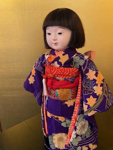市松人形 カラフルな花柄着物