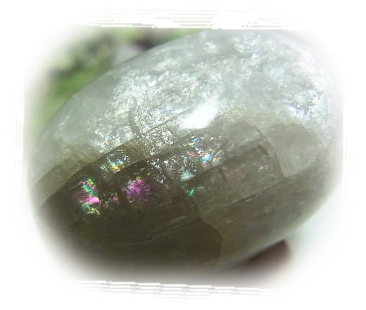 ナトロライト：樹Rieは高波動のアゼツライト、モルダバイト