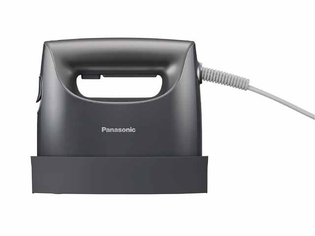 パナソニック、立ち上がり23秒で忙しい朝もサッと使える衣類スチーマー