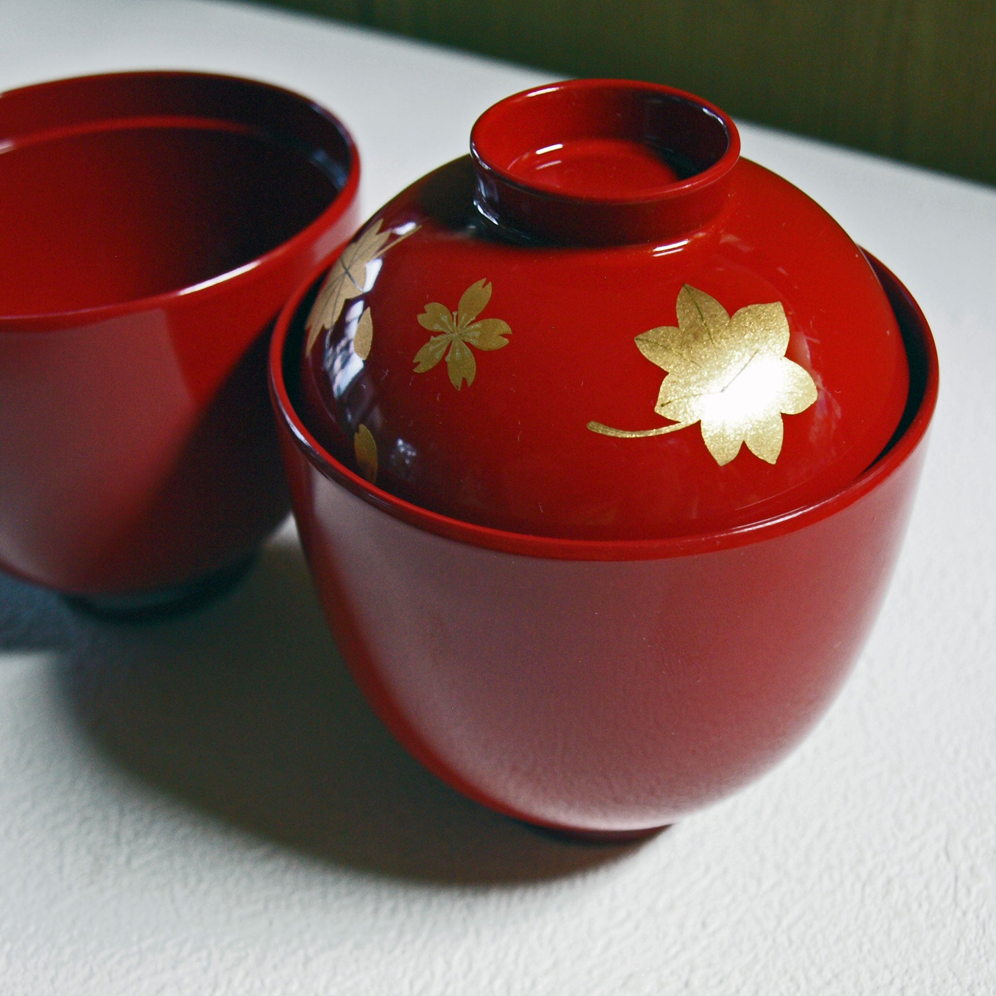 鶴金彩模様の赤漆器蓋付き椀 5個セット