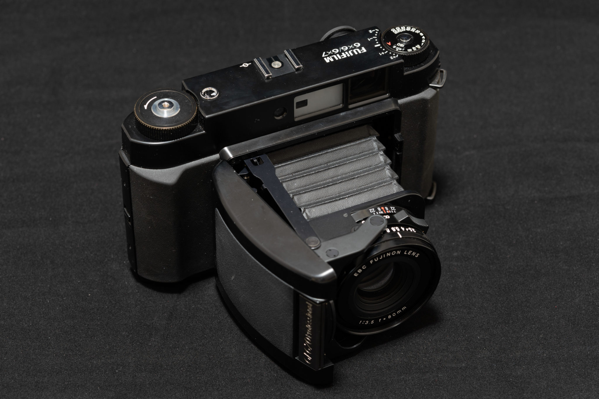 富士フィルムGF670：最後にして最高の中判蛇腹フィルムカメラ - カシャ