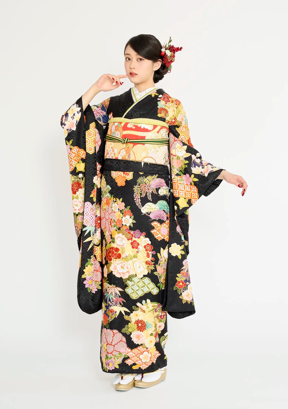 振袖ネットレンタル：黒地に花鞠 】吉祥文様で華やかに/KH-592