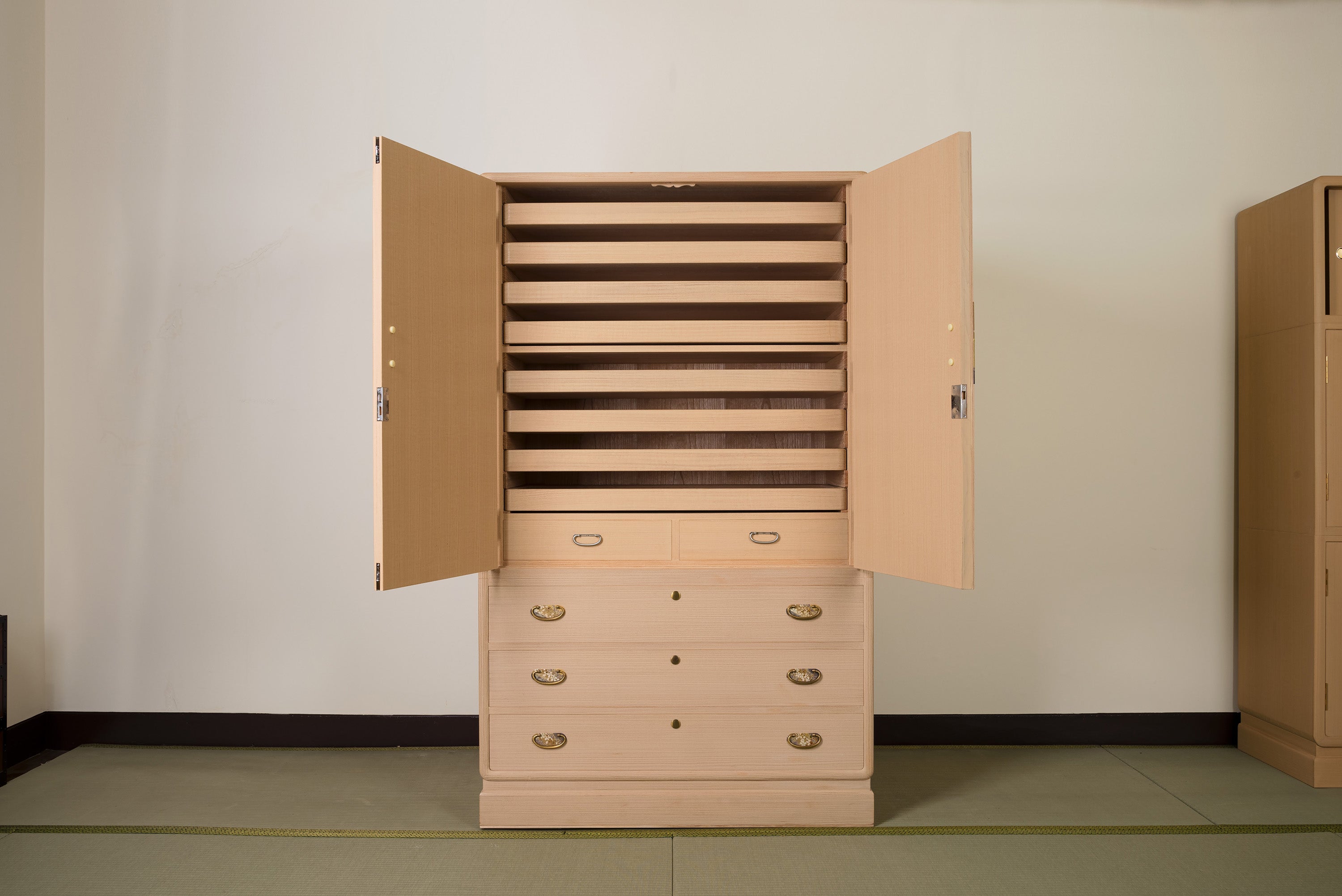 超希少】作家物 会津総桐箪笥 伝統工芸品かねはち謹製 桐芸士 一条秀逸