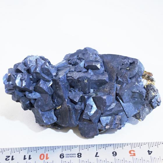 239g 共生結晶付き方鉛鉱 金属的鉛光沢 美品 239g 共生結晶付き方鉛鉱