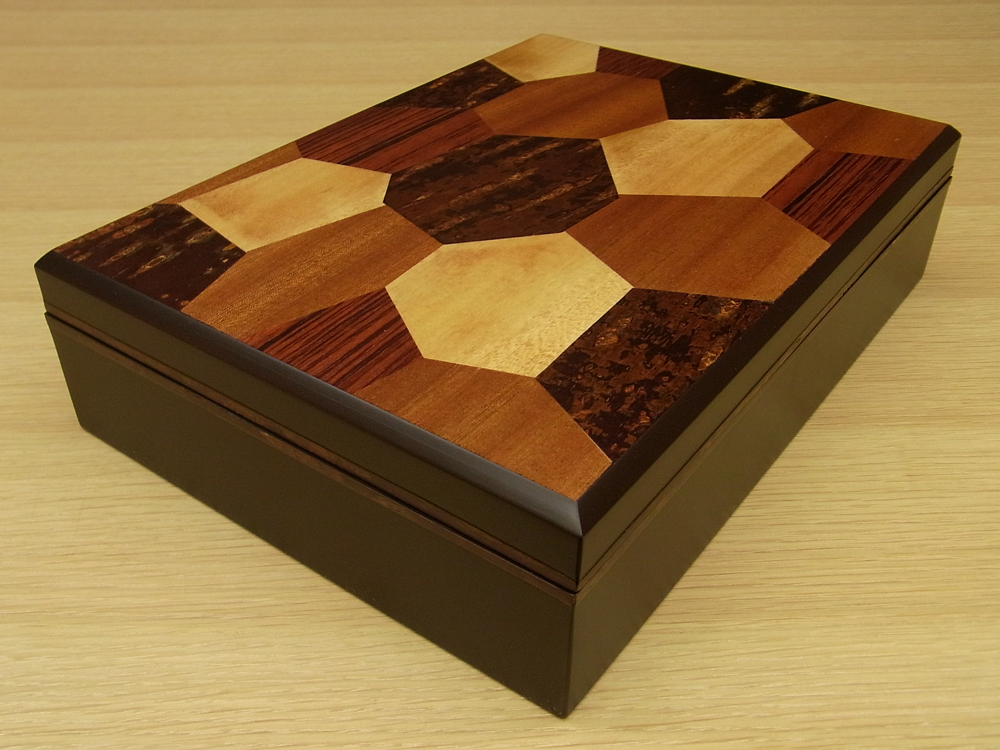 小林漆陶 映える器ギャラリー 岐阜市| 日本一の漆陶器 茶道具の品揃え