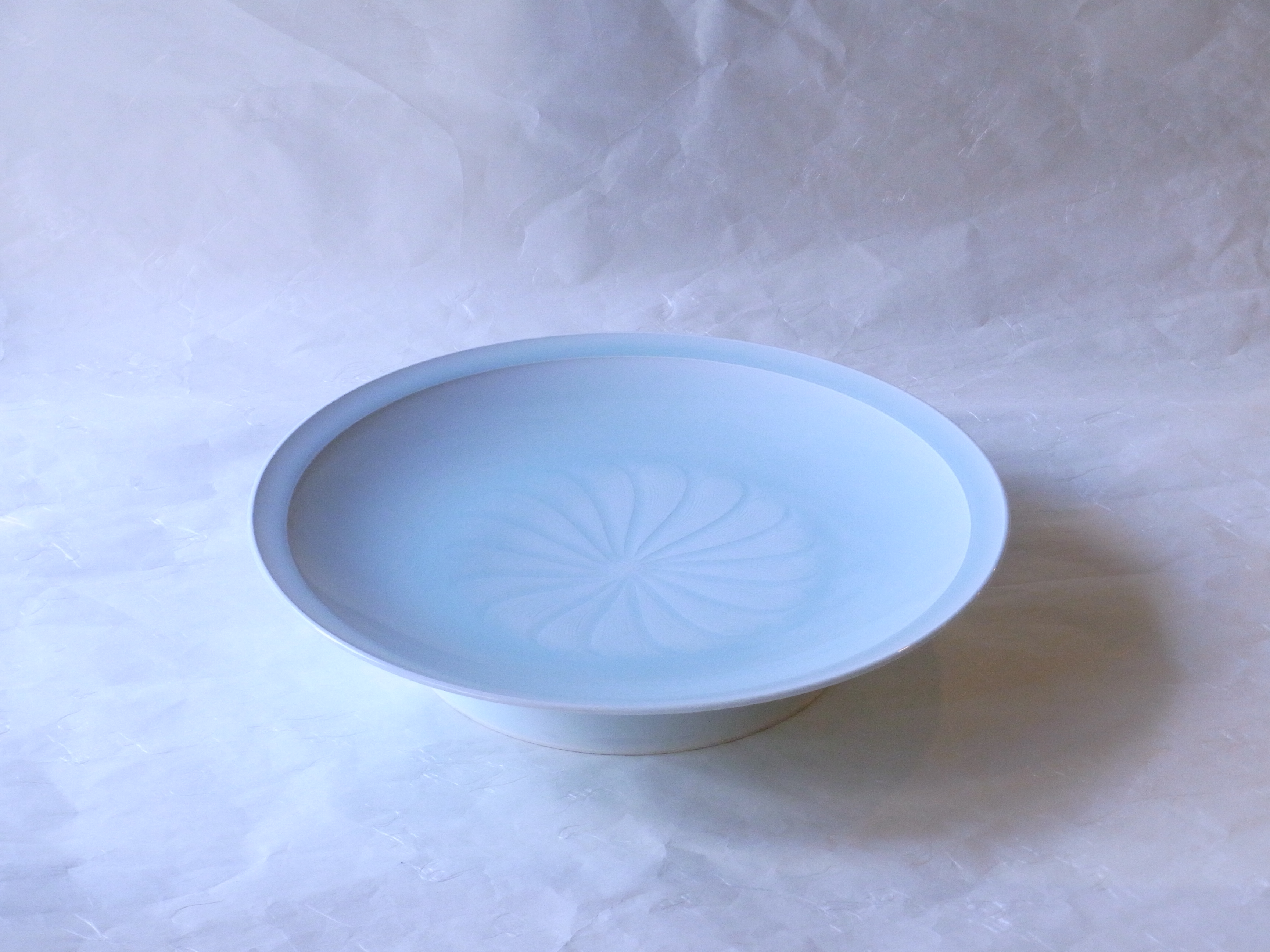 ☆ 塚本快示 (快山) 青白磁涛文皿 目をひく一品です☆x507 ☆ 塚本快示