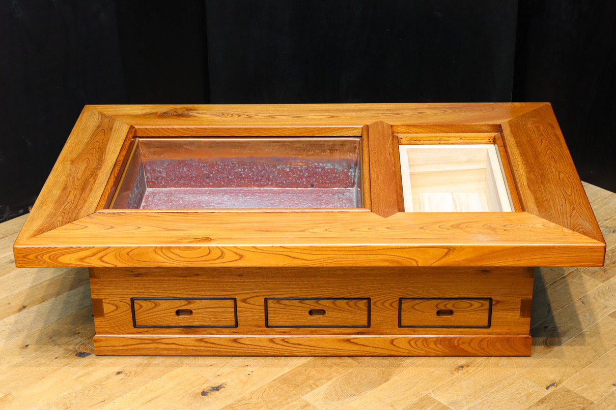 特大サイズ！！欅の杢目が浮かぶ美しい色艶をした関西火鉢 BB2792 – 古