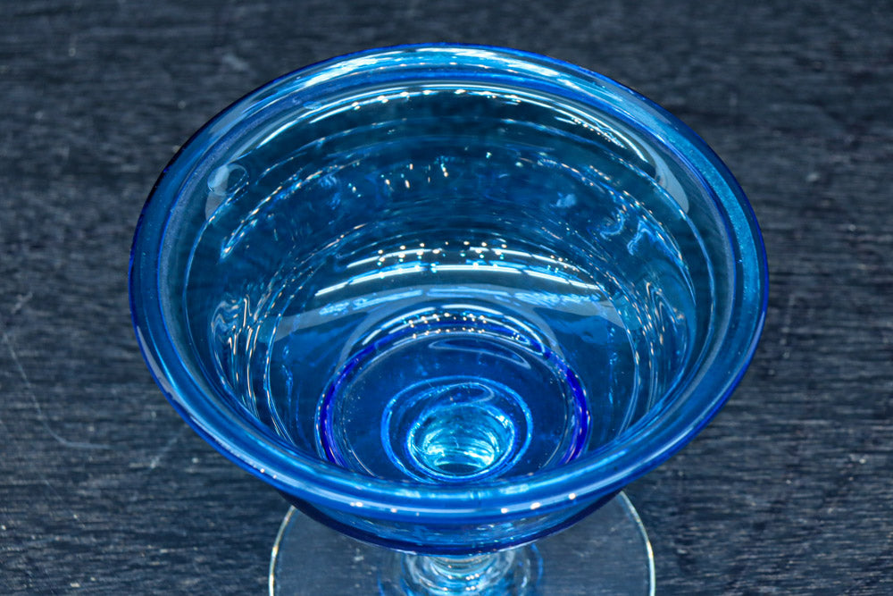 氷のコップ2色。 氷のコップ2色。