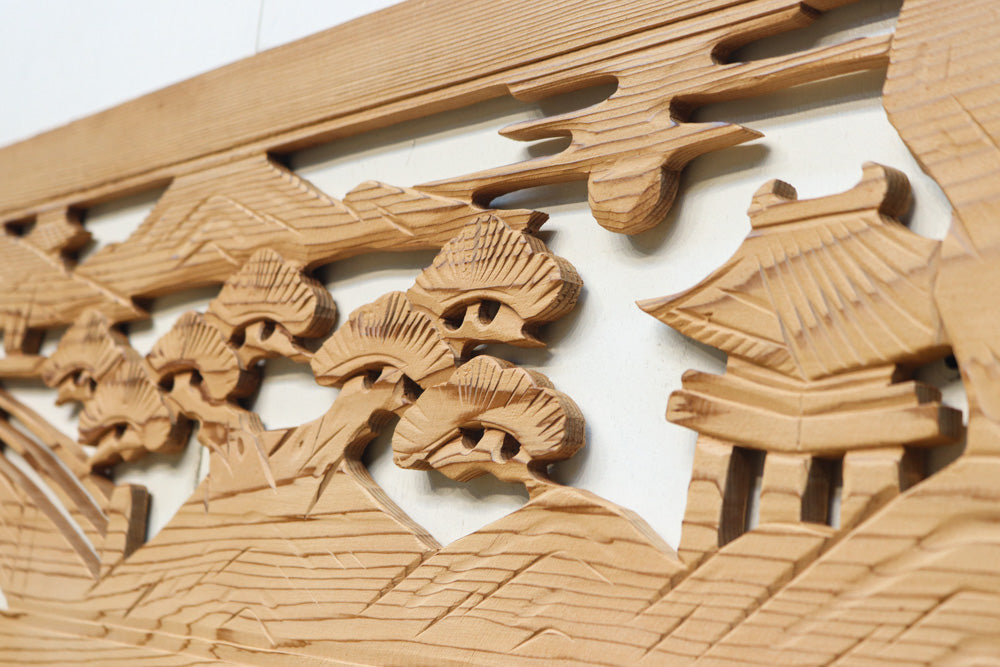 趣きある和の情景が描かれた彫刻欄間素材 E8870 在庫1枚 – 古福庵