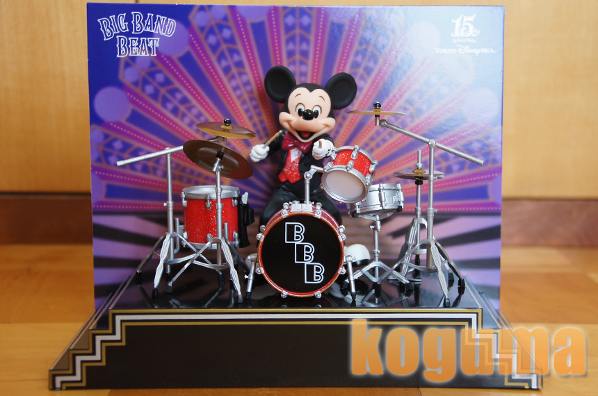 ビックバンドビート フィギュアリン ミッキー ドラムプレイをする