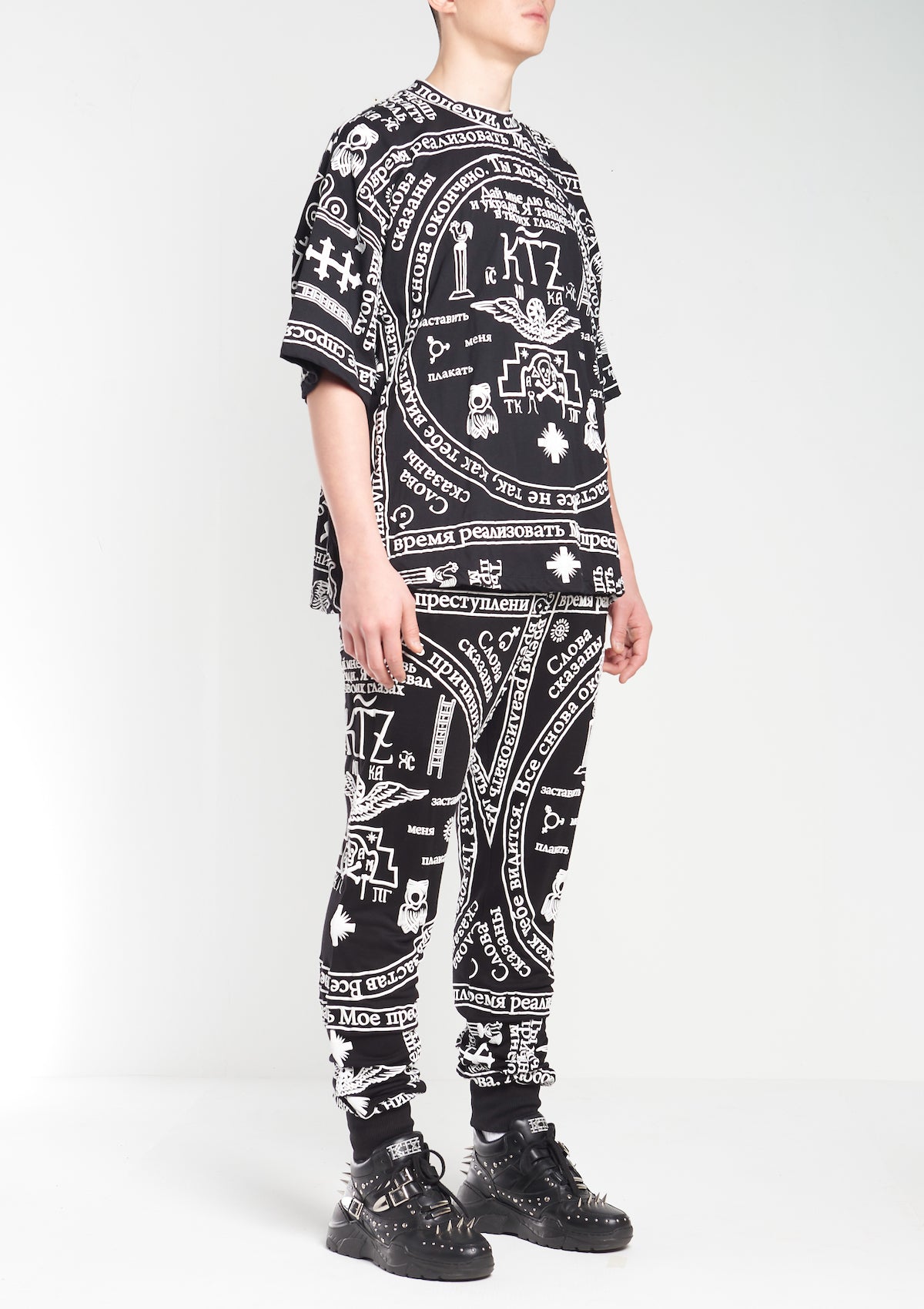 KTZ CAPSULE COLLECTION CHURCH PRINT OVERSIZE T-SHIRT – KOKON TO