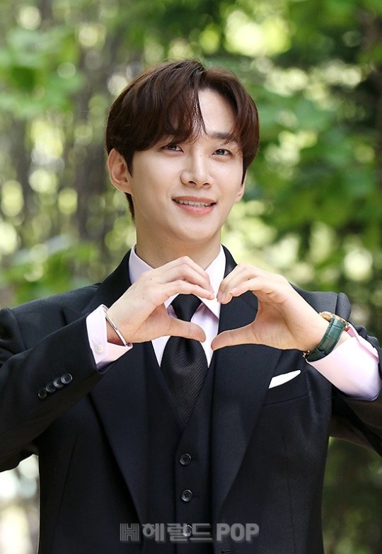 レア）2PMイ・ジュノ ロッテファンイベントマグカップ・カード LOTTE