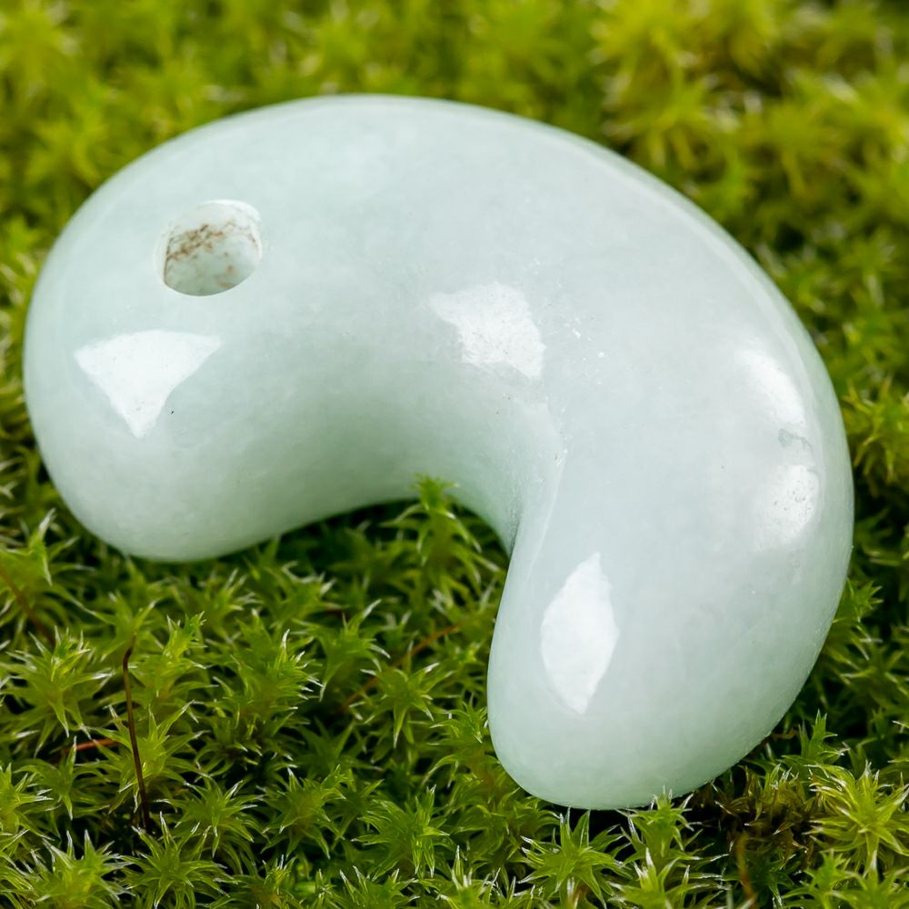 プレミアム・アイスジェイド・艶美麗】（プレミアム淡緑色ヒスイ