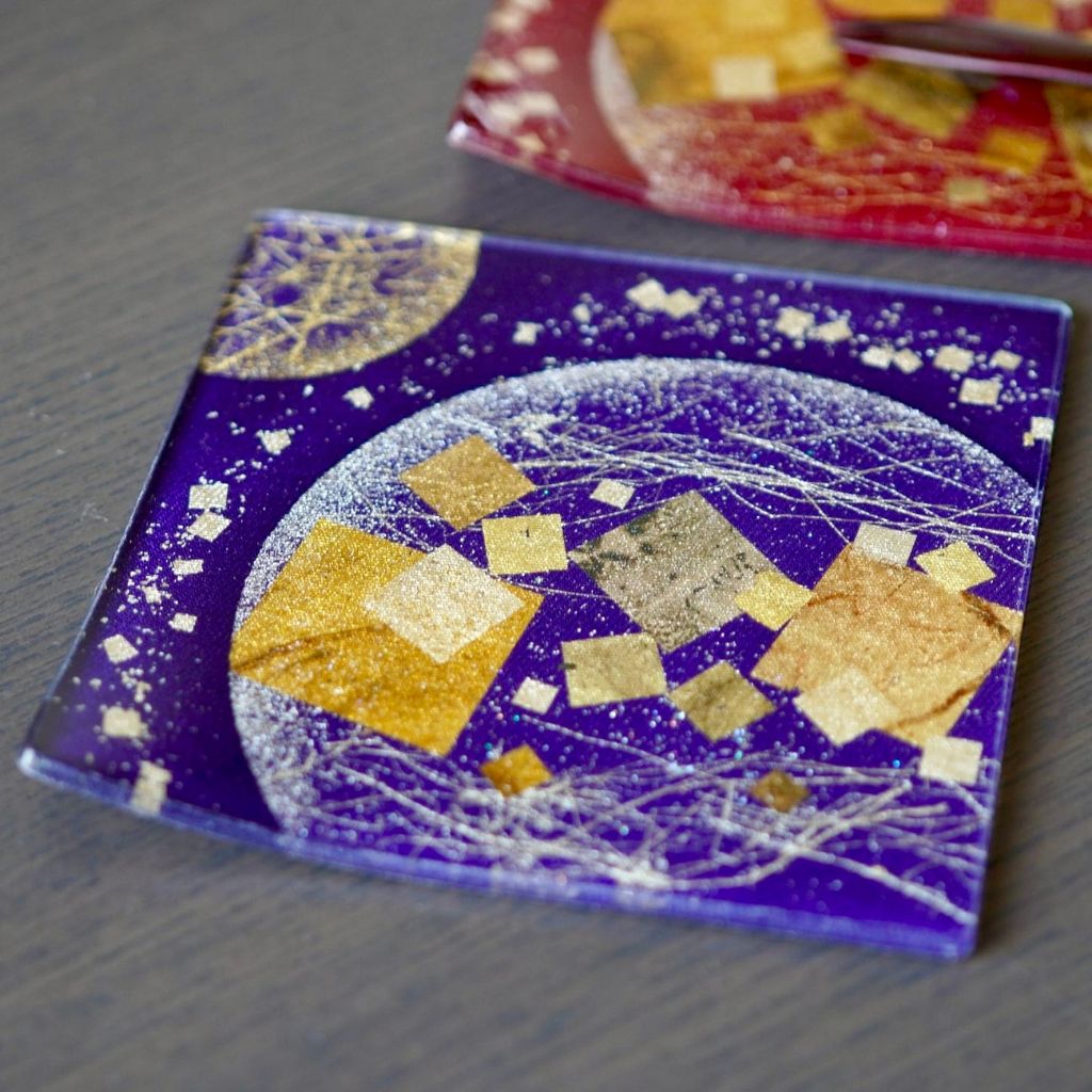金彩友禅 ガラスの器 双子月切れ箔 10cm 角皿 – 漆器 高翆