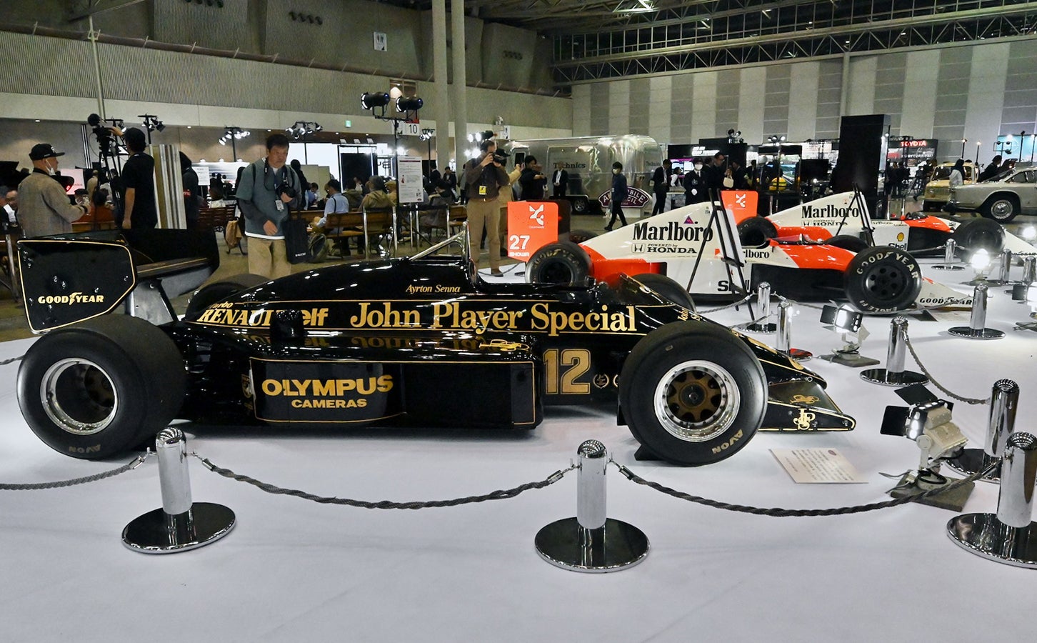 写真の中のセナが蘇る？ アイルトン・セナ没後30年を偲ぶ【オート