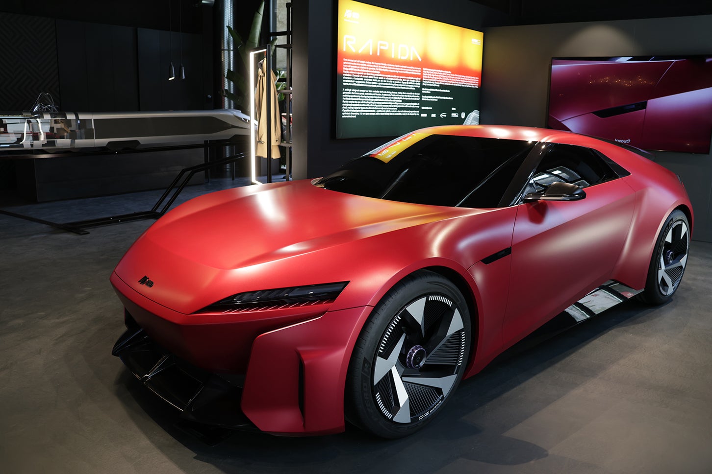 イタリア発 大矢アキオ ロレンツォの今日もクルマでアンディアーモ