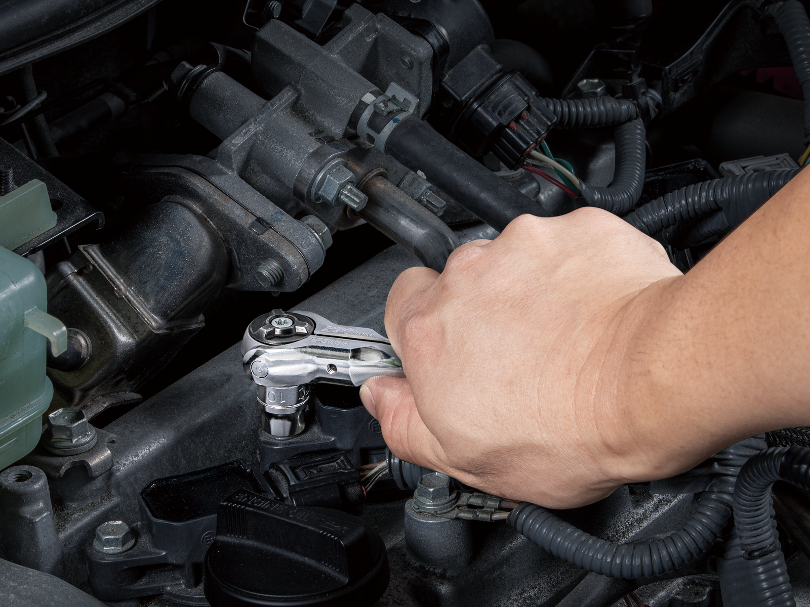 9.5sq.ショートスイベルラチェットハンドル | KTCツール