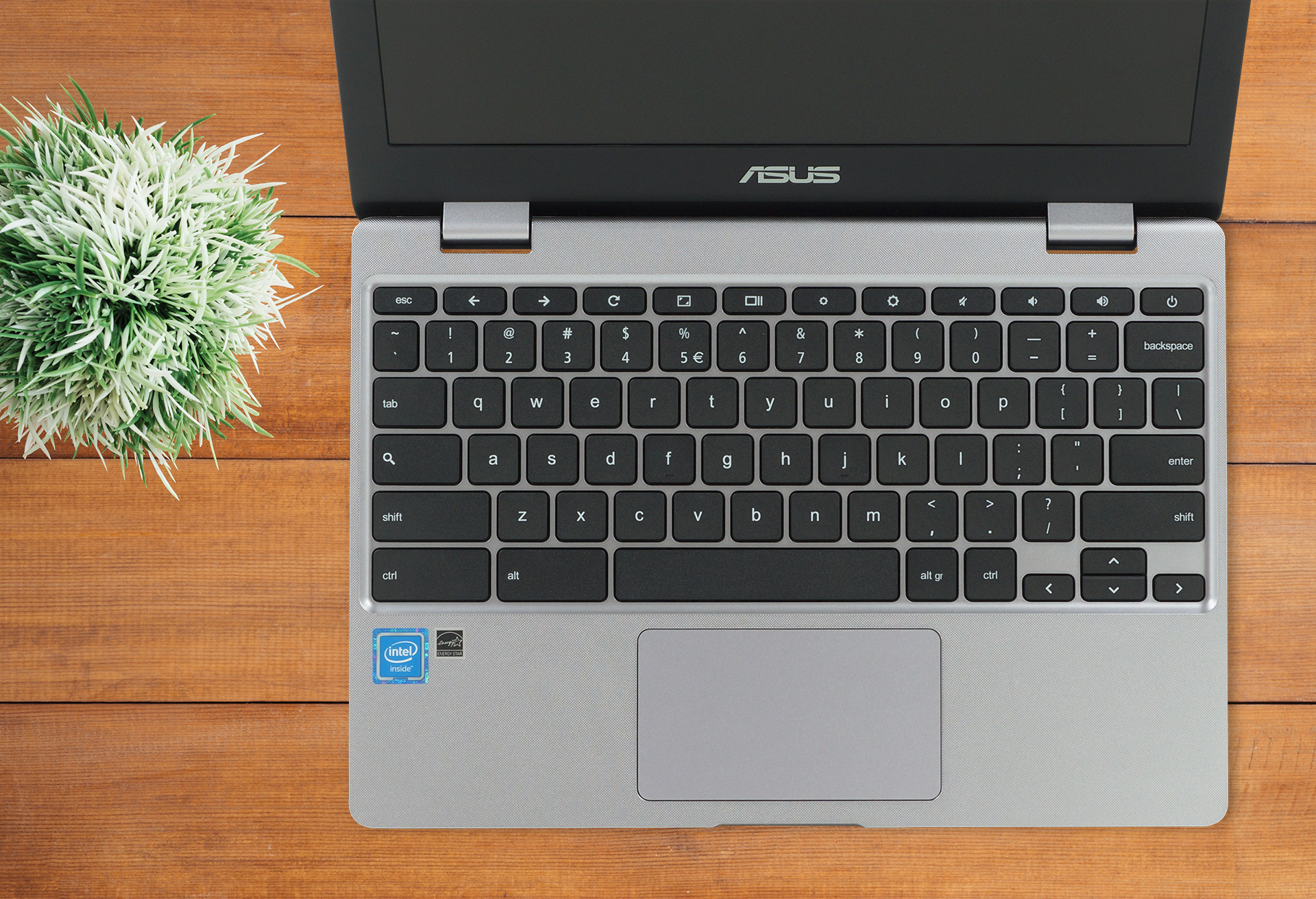 ASUS Chromebook C223 review - uninspiring device with old hardware