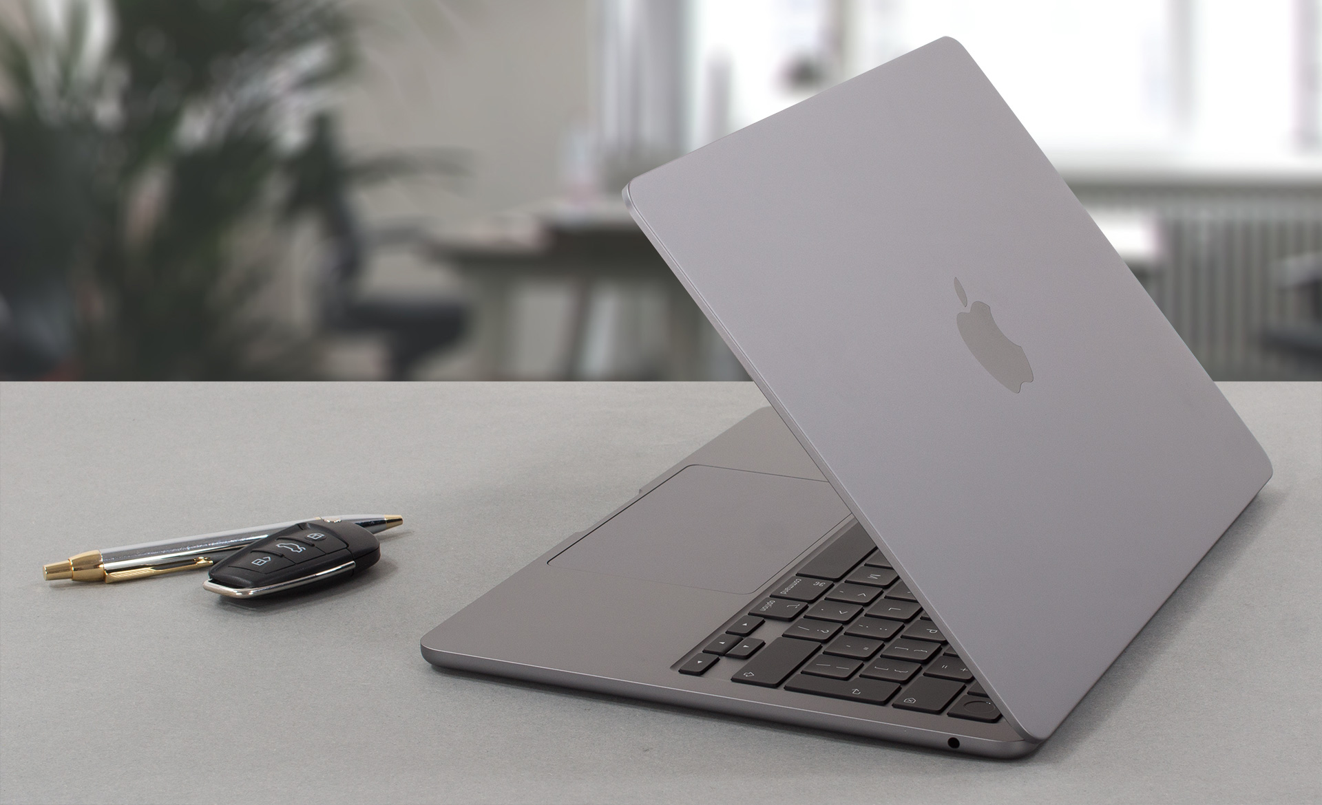 Apple MacBook Air (M2, 2022) review | LaptopMedia Singapore