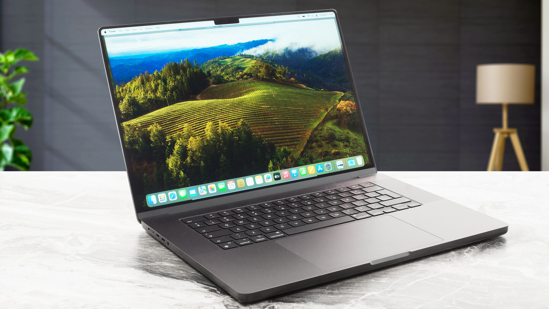 Apple MacBook Pro 16 (M3 Pro / Max) review - Stunning Display